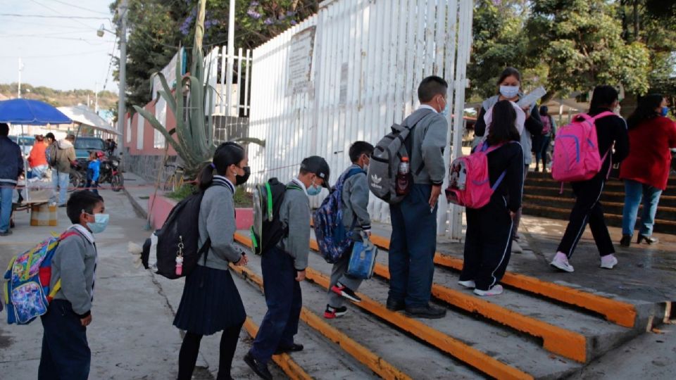 Regresan a clases más de 24 millones de estudiantes | Zona 3 Equilibrio ...