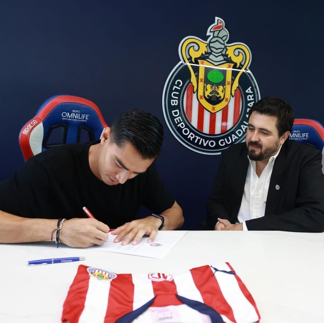 Continúan las renovaciones de contrato en Chivas | Zona 3 Equilibrio ...